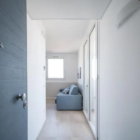 Stylish Torre Bianca 2 Bedroom Sleeps 5 Appartement *