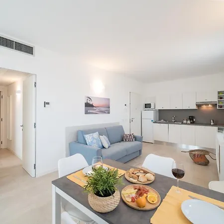 Appartement Stylish Torre Bianca 2 Bedroom Sleeps 5 *