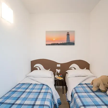 Stylish Torre Bianca 2 Bedroom Sleeps 5