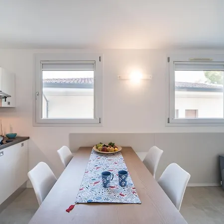 Appartement Stylish Torre Bianca 2 Bedroom Sleeps 5